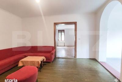 Casă cu 5 camere cu Teren 598 Mp în Central