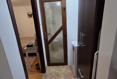 Apartament cu 2 camere semidecomandat în Micro 6