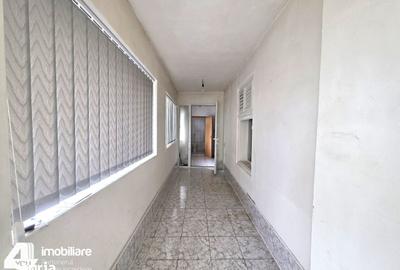 Casă cu 4 camere cu Teren 1737 Mp în Livada - 3