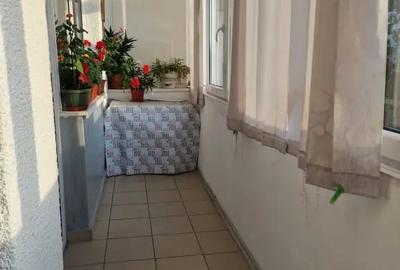 Apartament cu 3 camere decomandat în Vest