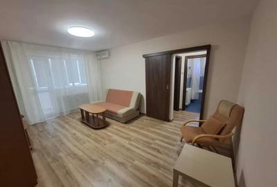 Apartament cu 2 camere semidecomandat, mobilat în Titan