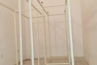 Spațiu comercial, de 70 mp, în Central - 8