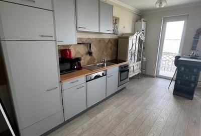 Apartament cu 2 camere decomandat, mobilat în Girocului