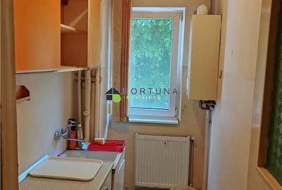 Apartament cu 2 camere semidecomandat în Florilor
