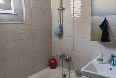 Apartament cu 3 camere decomandat în 9 Mai