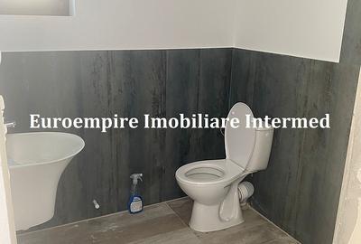 Casă cu 7 camere cu Teren 300 Mp în Exterior Est - 2