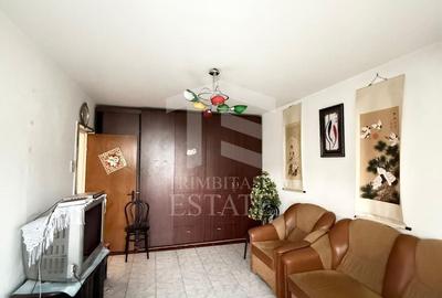 Apartament cu 3 camere în Centrul Civic