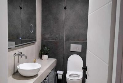Apartament cu 2 camere decomandat, mobilat în Central