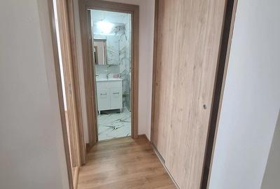 Apartament cu 3 camere decomandat în Medicină