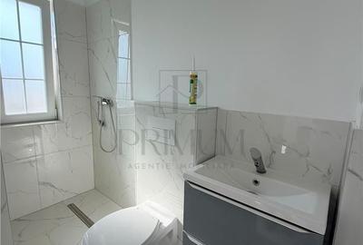 Casă cu 4 camere decomandat în Central