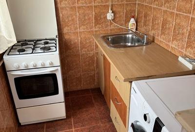 Apartament cu 3 camere semidecomandat în Central - 1