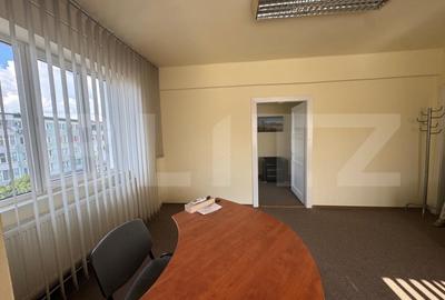 Apartament cu 2 camere semidecomandat, mobilat în Central
