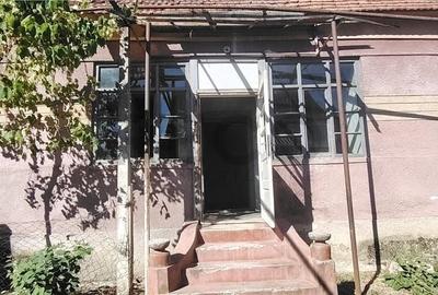 Casă cu 2 camere cu Teren 1995 Mp în Tileagd