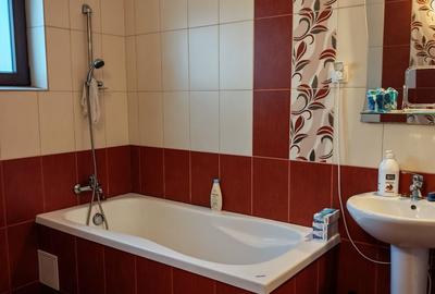 Casă cu 5 camere cu Teren 420 Mp în Fundeni - 11