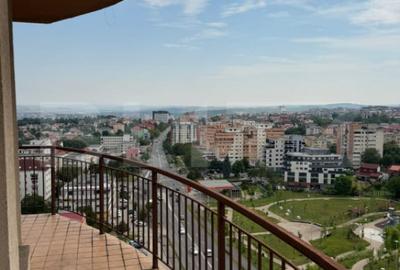 Apartament cu 3 camere semidecomandat în Central