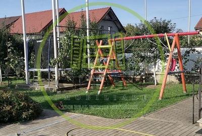 Casă cu 8 camere cu Teren 500 Mp în Tilișca - 1
