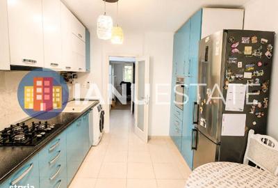 Apartament cu 3 camere semidecomandat în Tineretului