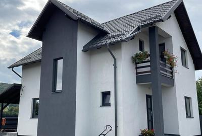Casă cu 4 camere în Gherăiești - 2