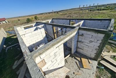 Casă cu 4 camere în Poarta Albă - 8