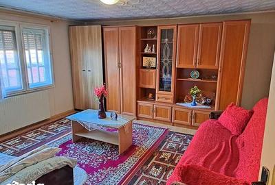 Casă cu 3 camere cu Canalizare în Central - 3