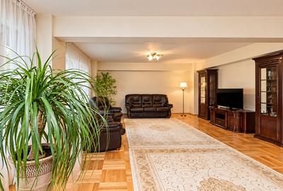 Apartament cu 4 camere decomandat, mobilat în Gheorgheni