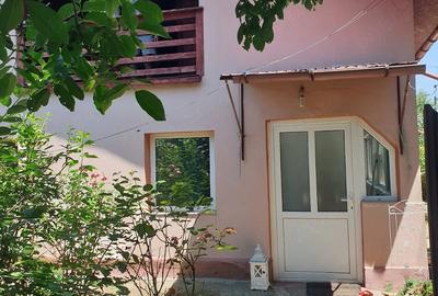 Casă cu 4 camere cu Teren 1360 Mp în Lipia