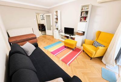 Apartament cu 3 camere decomandat în Central