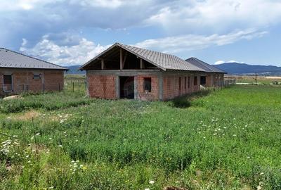 Casă cu 3 camere cu Teren 500 Mp în Cristian