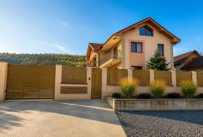 Casă cu 4 camere cu Teren 2100 Mp în Central - 8