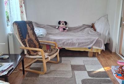 Casă cu 4 camere cu Teren 994 Mp în Ghioșești