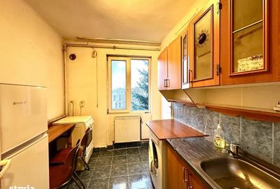 Apartament cu 2 camere decomandat în Complex Studențesc