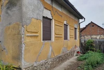 Casă cu 2 camere în Buteni