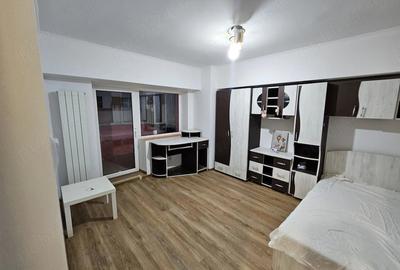 Garsonieră decomandată în Traian