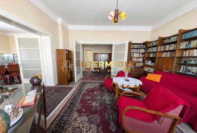Apartament cu 3 camere decomandat, mobilat în Central