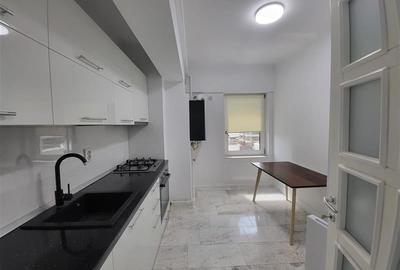 Apartament cu 3 camere decomandat în Copou - 24