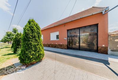 Casă individuală cu 3 camere cu Canalizare în Central - 1