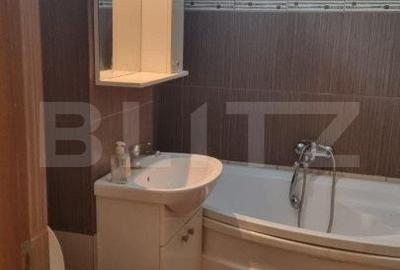 Apartament cu 4 camere decomandat în Fălticeni