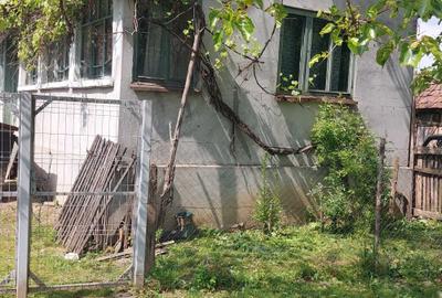 Casă cu 3 camere în Nadăș