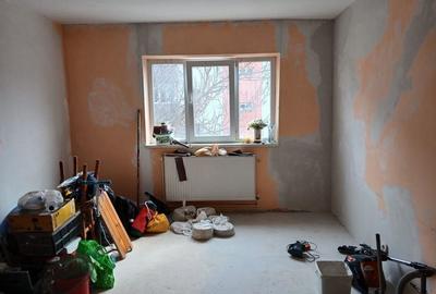 Apartament cu 3 camere decomandat în Uiești - 8