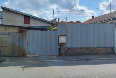 Casă cu 4 camere cu Teren 203 Mp în Central