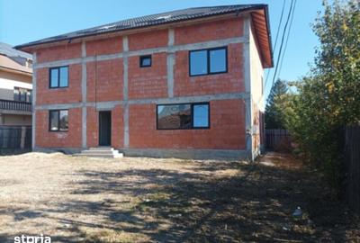 Casă cu 5 camere decomandat cu Teren 1063 Mp în Cornu - 2