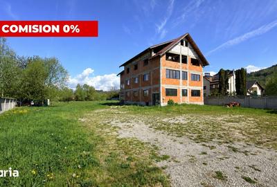 Casă cu Teren 4563 Mp în Central - 19