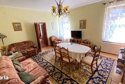 Apartament cu 3 camere în Centrul Istoric