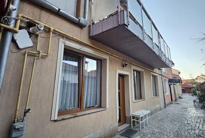 Apartament cu 3 camere decomandat în Orașul Nou