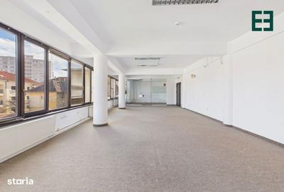 Spațiu comercial, de 100 mp, în Central - 7