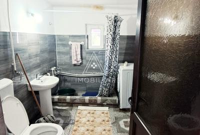 Casă individuală cu 7 camere cu Teren 1296 Mp în 9 Mai - 9