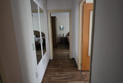 Apartament cu 3 camere decomandat în Cornișa - 12