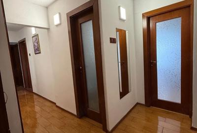 Apartament cu 3 camere decomandat în Aradului - 3