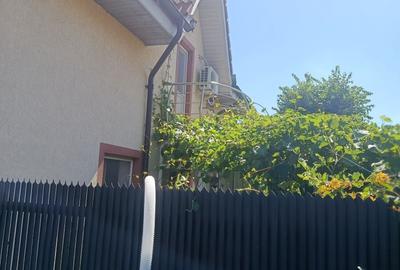 Casă cu 4 camere în Ghercești