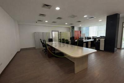 Spațiu comercial, de 660 mp, în Central
